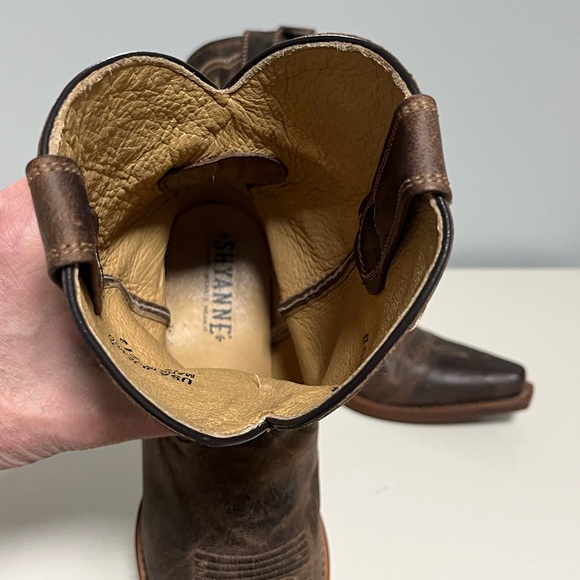 Shyanne Womens Sz 8.5M Western Cowgirl Cowboy Boots Snip Toe Brown Leather - Picture 9 of 16